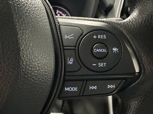 Used 2025 Toyota RAV4 XLE FWD image 20