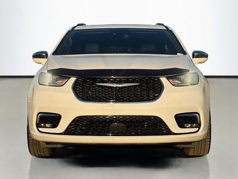 Used 2022 Chrysler Pacifica Limited image 8