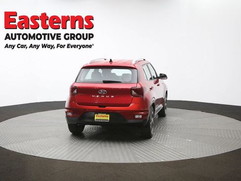 Used 2022 Hyundai Venue Limited image 38