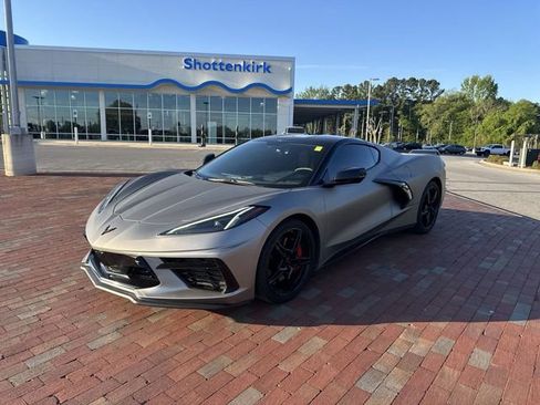 Used 2022 Chevrolet Corvette Stingray Preferred Cpe w/ Z51 Performance Package RWD image 1