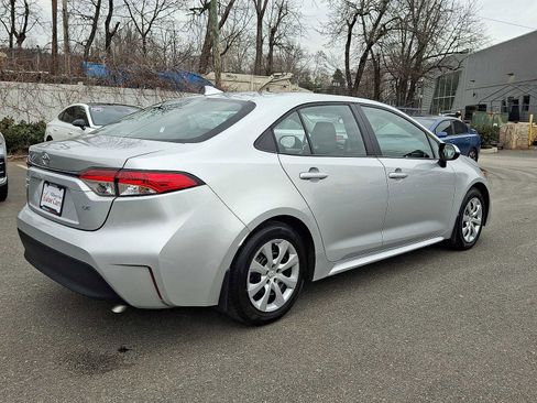 Used 2024 Toyota Corolla LE image 25