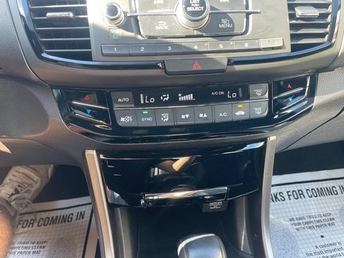 Used 2017 Honda Accord Sport image 18