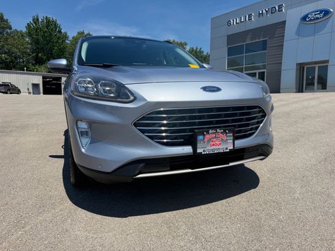 Used 2022 Ford Escape Titanium w/ Titanium Elite Package AWD/4WD image 4
