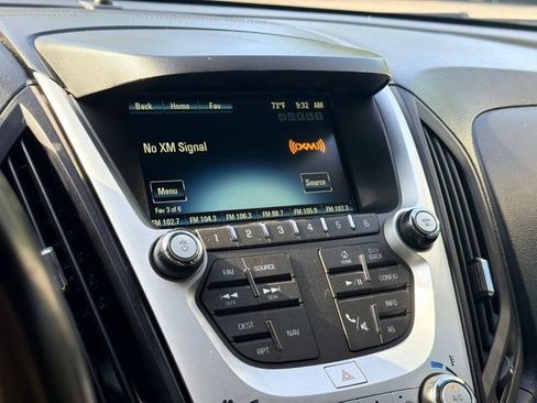 Used 2017 Chevrolet Equinox LT AWD/4WD image 12