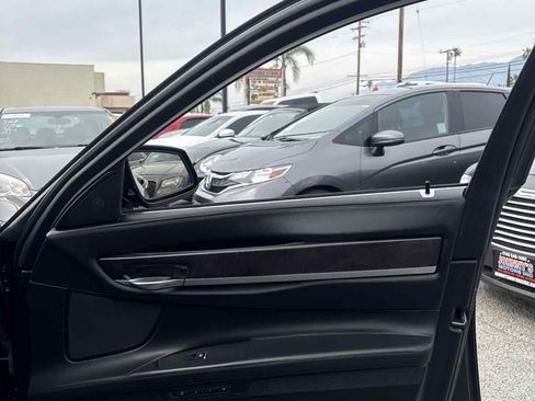 Used 2010 BMW 750Li image 22