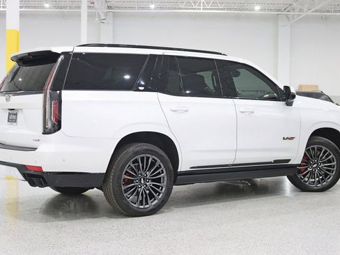 Used 2024 Cadillac Escalade V AWD/4WD image 9