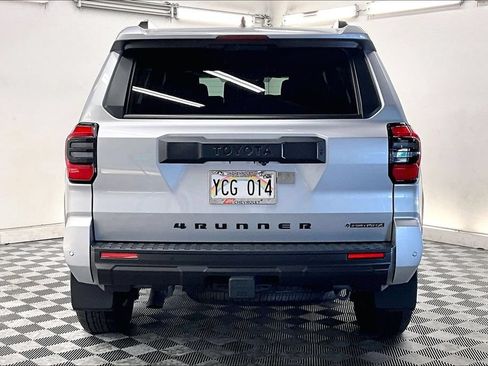 Used 2025 Toyota 4Runner 4WD image 3