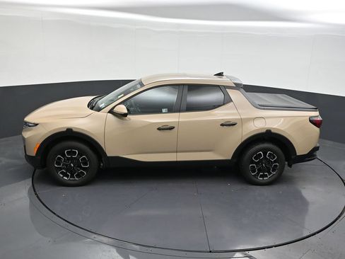 Used 2024 Hyundai Santa Cruz SE AWD/4WD image 16