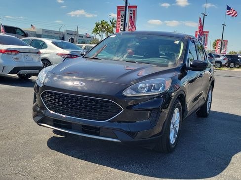 Used 2020 Ford Escape SE image 6