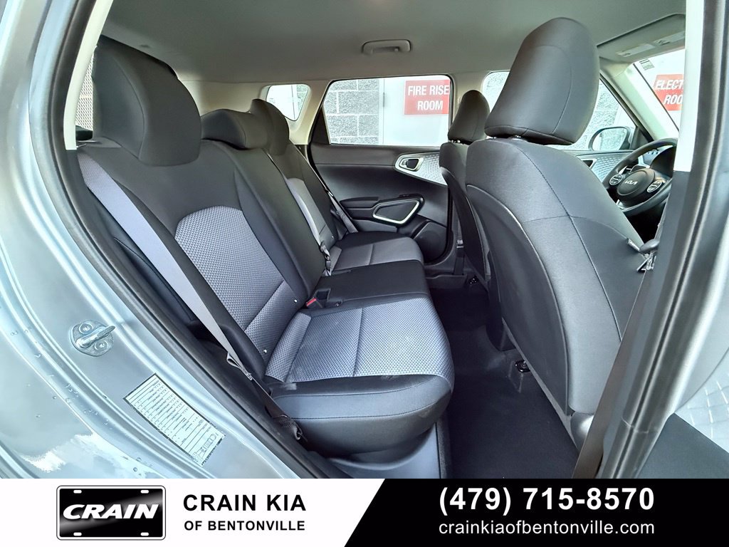 Used 2025 Kia Soul LX w/ LX Technology Package FWD image 28