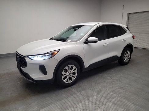 Used 2024 Ford Escape Active AWD/4WD image 2