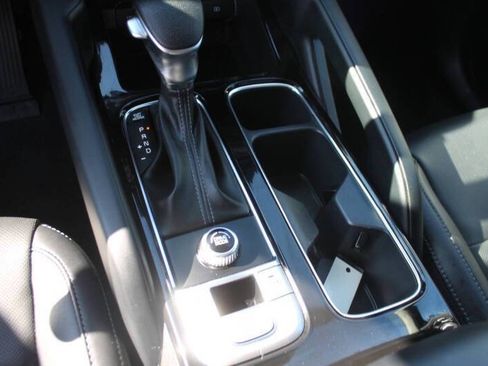 Used 2022 Kia Telluride LX image 19