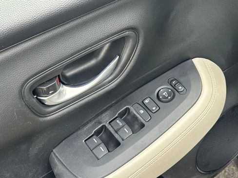 Certified 2023 Honda HR-V LX image 5