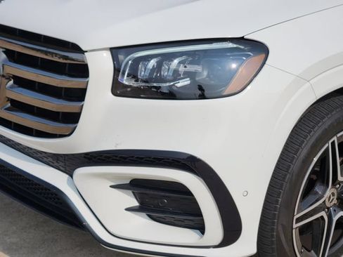 Used 2024 Mercedes-Benz GLS 450 4MATIC image 9