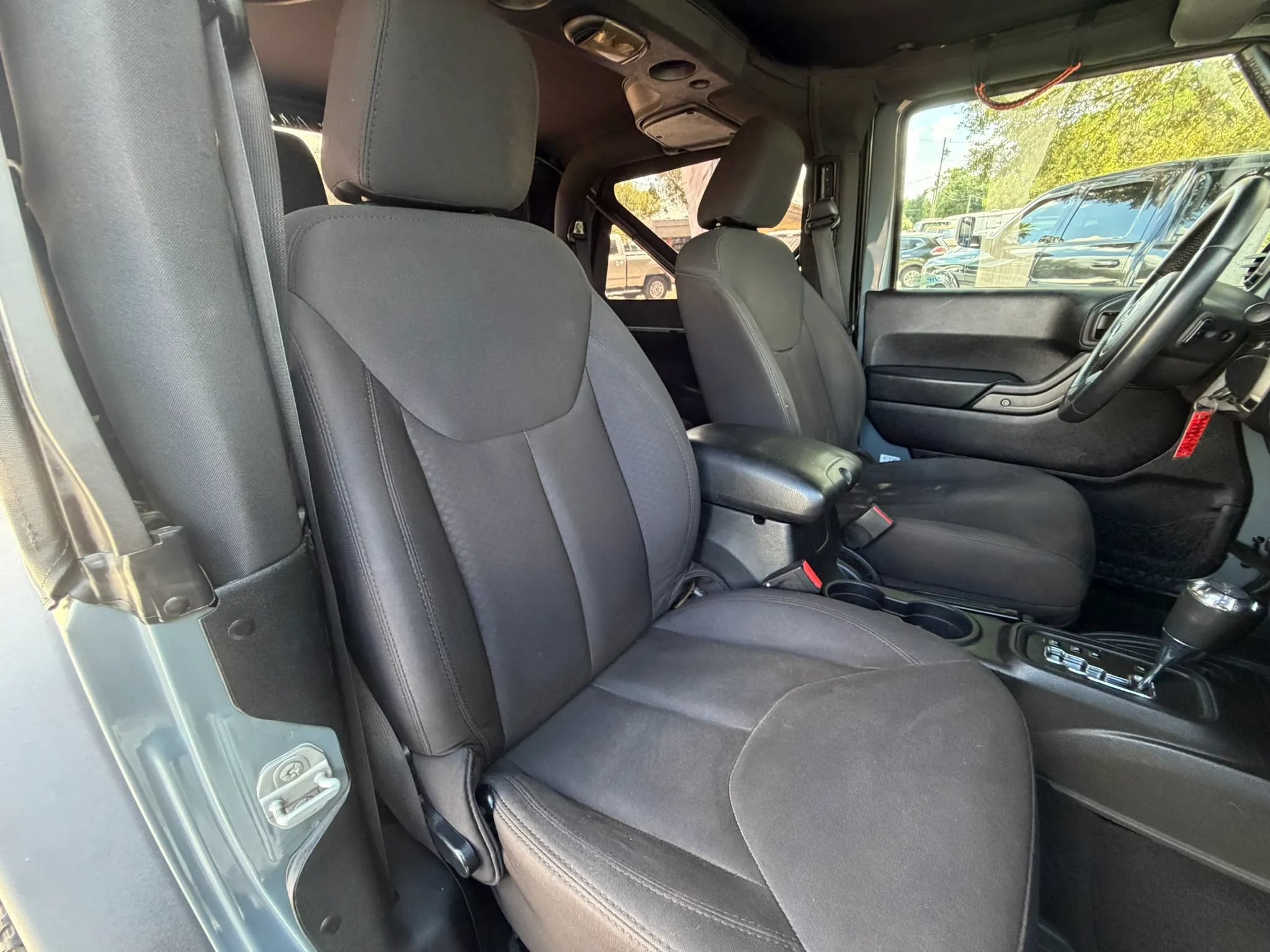 Used 2015 Jeep Wrangler Sport w/ Quick Order Package 24S AWD/4WD image 12