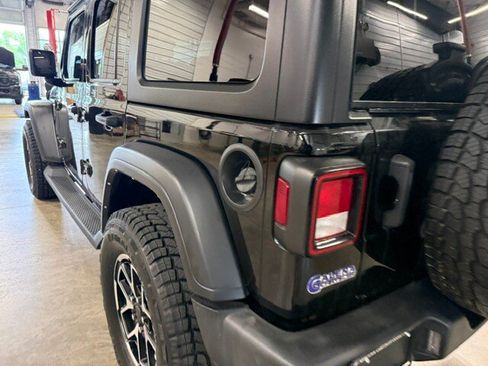 Used 2022 Jeep Wrangler Unlimited Sport w/ Cold Weather Group AWD/4WD image 30