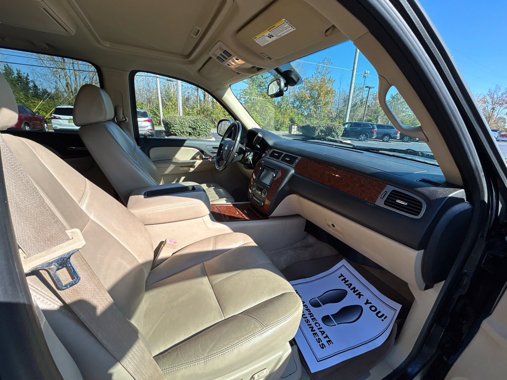 Used 2008 Chevrolet Tahoe LTZ w/ LTZ Preferred Equipment Group AWD/4WD image 42