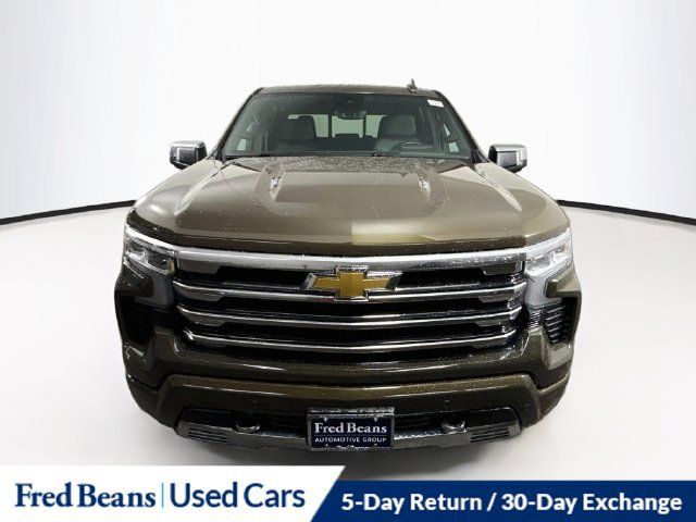 Used 2023 Chevrolet Silverado 1500 High Country w/ High Country Premium Package AWD/4WD image 2