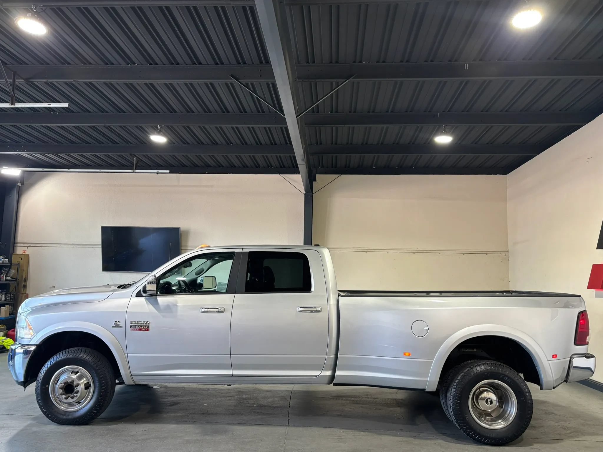 Used 2010 Dodge Ram 3500 Truck Laramie w/ Cold Weather Group AWD/4WD image 5