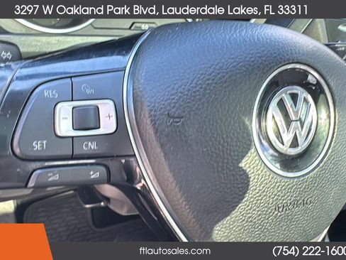 Used 2018 Volkswagen Tiguan SE w/ Panoramic Sunroof Package FWD image 52
