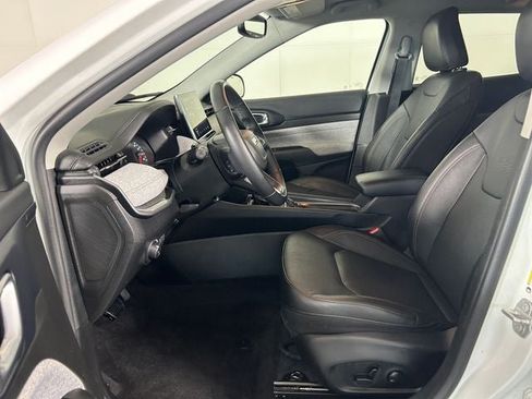 Used 2022 Jeep Compass Latitude AWD/4WD image 12