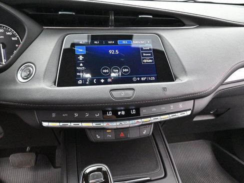 Used 2021 Cadillac XT4 Luxury w/ Cold Weather Package AWD/4WD image 22