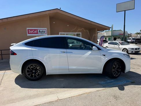 Used 2017 Tesla Model X 75D AWD/4WD image 3