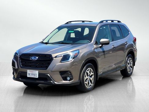 Used 2024 Subaru Forester Premium AWD/4WD image 8