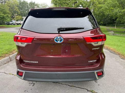 Used 2017 Toyota Highlander Limited AWD/4WD image 8