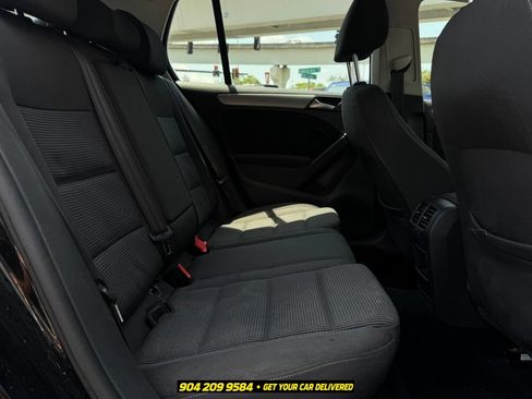 Used 2013 Volkswagen Golf 4-Door FWD image 19