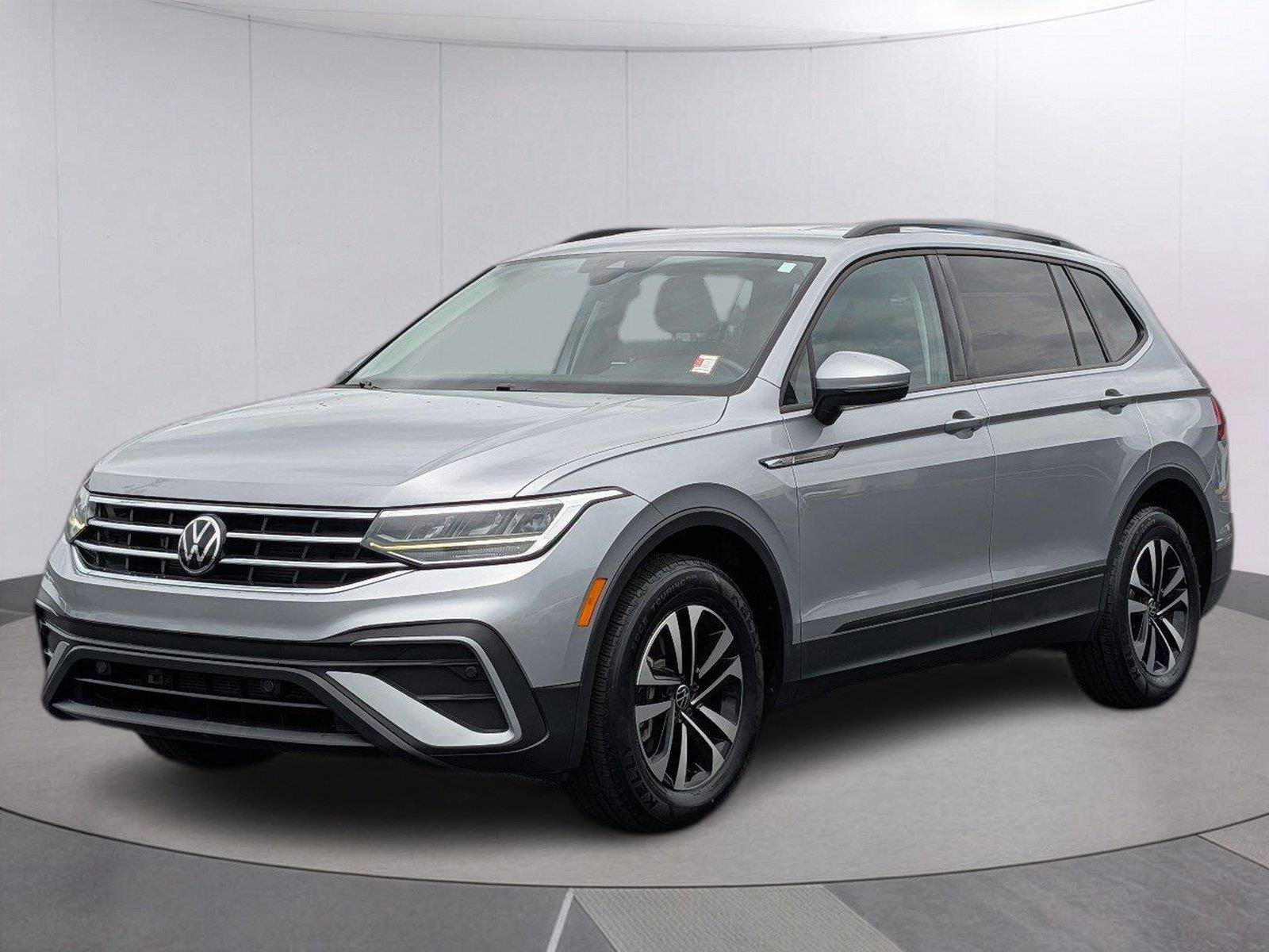 Used 2023 Volkswagen Tiguan S FWD image 1