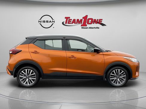 Used 2024 Nissan Kicks SV image 6