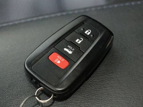 Used 2022 Toyota Corolla SE w/ SE Premium Package FWD image 32