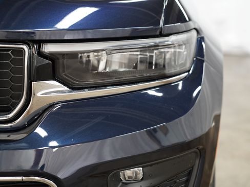 Used 2023 Jeep Grand Cherokee Overland image 14