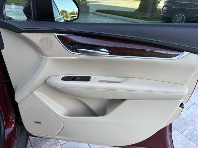 Used 2017 Cadillac XT5 Luxury w/ Driver Awareness Package FWD image 17