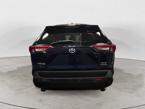 Used 2022 Toyota RAV4 XLE w/ Convenience Package AWD/4WD image 4