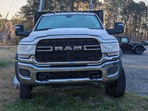 Used 2023 RAM 5500 Tradesman w/ Chrome Appearance Group AWD/4WD image 3