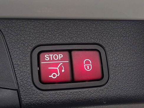 Used 2020 Mercedes-Benz GLB 250 4MATIC image 30