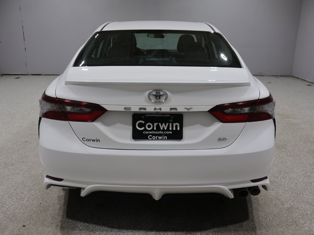 Used 2024 Toyota Camry SE FWD image 3