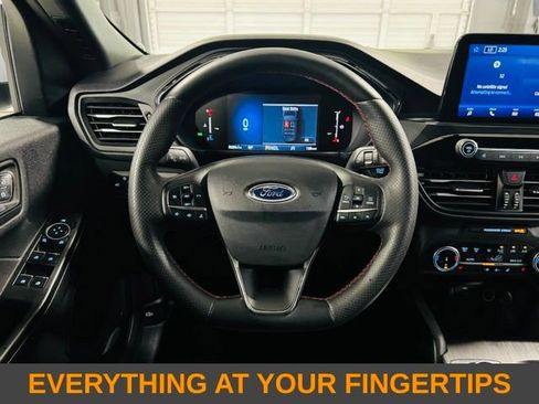 Used 2025 Ford Escape ST-Line Select AWD/4WD image 5