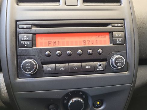 Used 2018 Nissan Versa S Plus FWD image 25