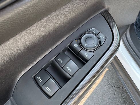Used 2022 GMC Acadia SLT w/ Technology Package AWD/4WD image 61