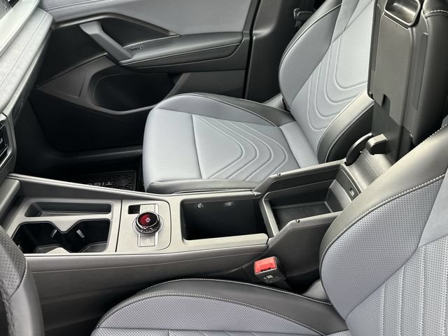 New 2026 Volkswagen Tiguan SE R-Line FWD image 21