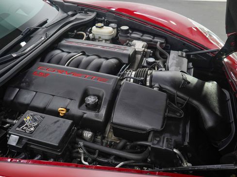 Used 2010 Chevrolet Corvette Convertible w/ Preferred Equipment Group RWD image 30