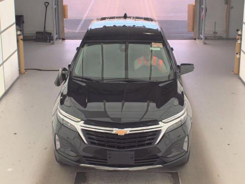 Used 2023 Chevrolet Equinox LT image 2