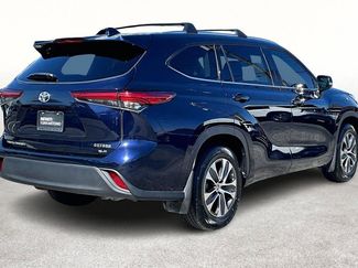 Used 2021 Toyota Highlander XLE video 2