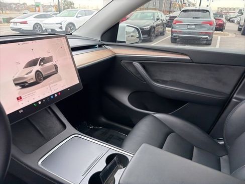 Used 2023 Tesla Model Y Long Range image 23