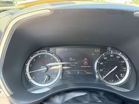 Used 2022 Toyota Highlander XLE image 15