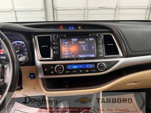 Used 2018 Toyota Highlander XLE FWD image 47