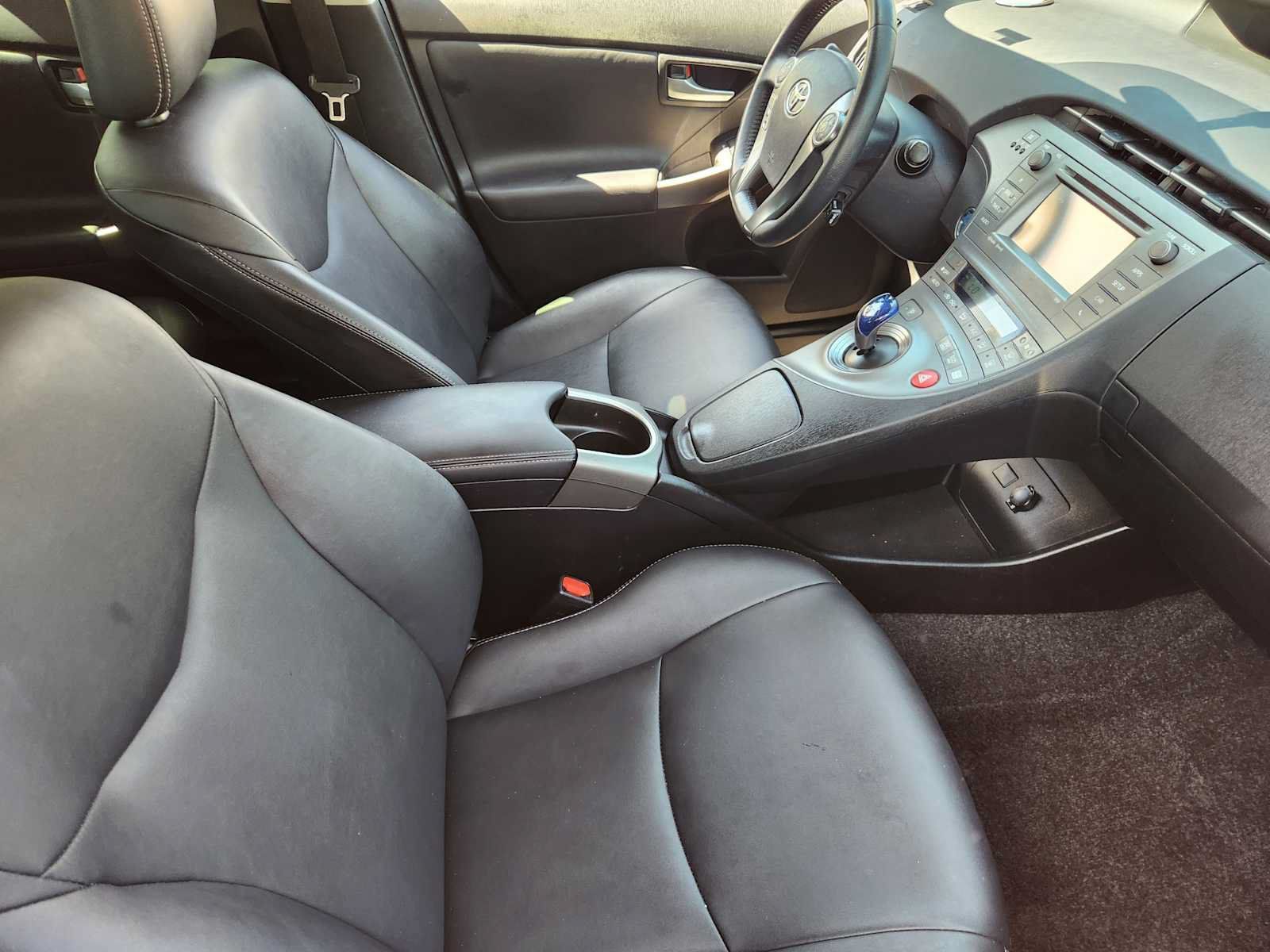 Used 2015 Toyota Prius Persona Series FWD image 13